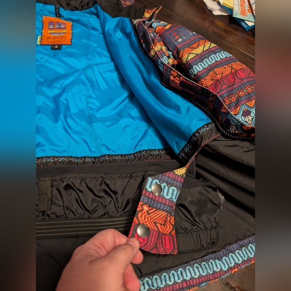 Burton Snow Jacket, Women's Small, w/ Hood and Vents, Multicolored Pattern - Picture 5 of 9